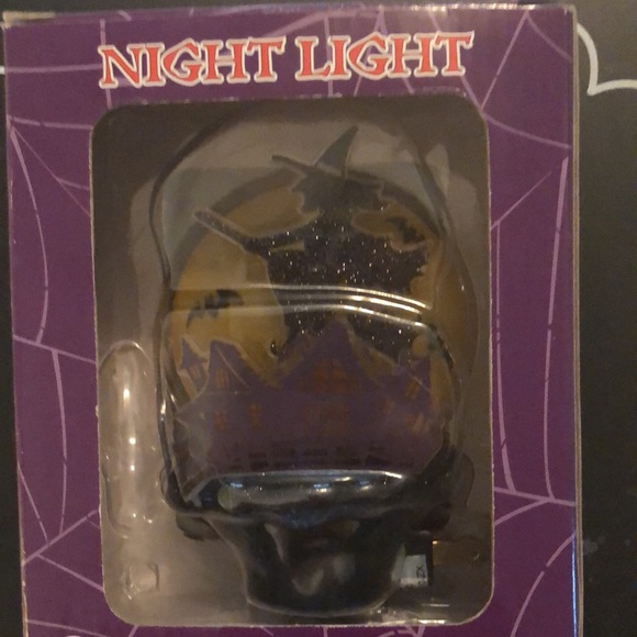 Halloween “Witchy” nightlight - Picture 5 of 5